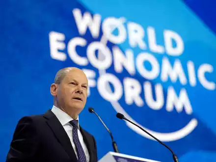 Fridays for Future meint: Olaf Scholz hännde «das evidenzlose Politik-Theater der FDP» beenden müssen. - Foto: Markus Schreiber/AP/dpa