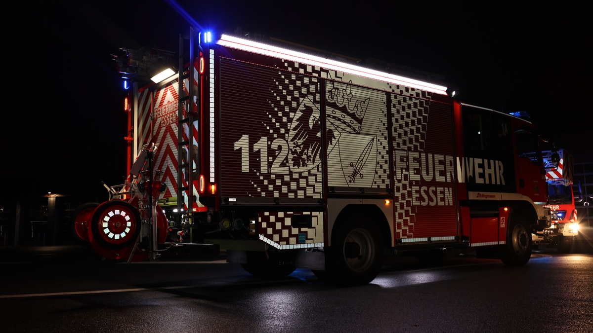 FW-E: Kellerbrand in einem Mehrfamilienhaus - Anwohnenden ist der Fluchtweg abgeschnitten - Foto: presseportal.de