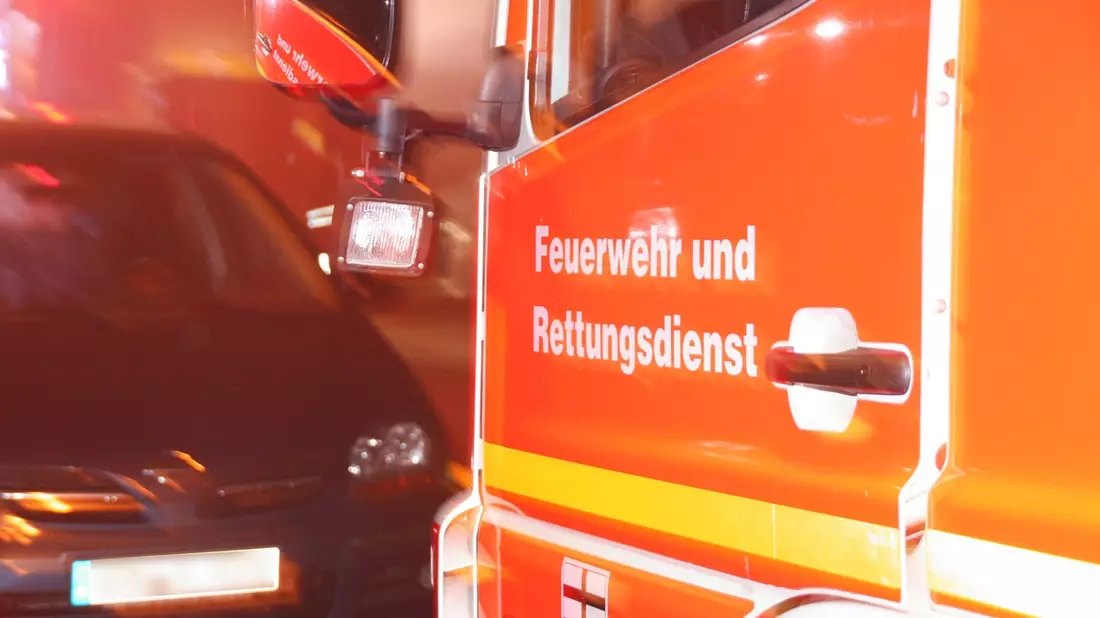 FW-BN: Nächtlicher Brandeinsatz in Poppelsdorf/ Feuerwehr und Rettungsdienst im Einsatz - Bild: presseportal.de
