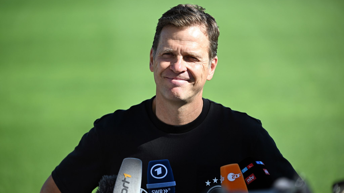 Oliver Bierhoff wird Berater bei den New England Patriots. - Foto: Federico Gambarini/dpa