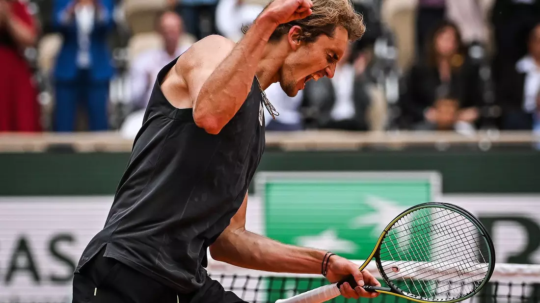 Alexander Zverev war nach der Niederlage im Finale der French Open gegen Carlos Alcaraz enttäuscht. - Bild: Matthieu Mirville/ZUMA Press Wire/dpa