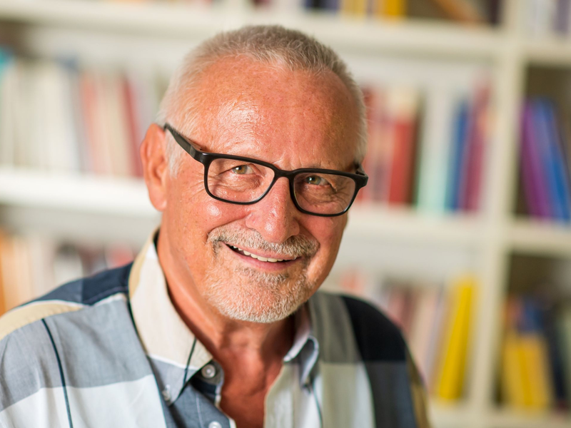 Konstantin Wecker sagt, er kann nicht mehr Klavier spielen (Archivbild).  - Foto: Peter Kneffel/dpa
