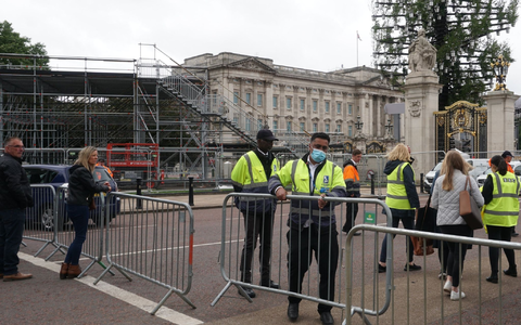 Auch Taxis und Busse sollen künftig nicht mehr fahren dürfen. (Archivbild) - Foto: Larissa Schwedes/dpa Auch Taxis und Busse sollen künftig nicht mehr fahren dürfen. (Archivbild) - Foto: Larissa Schwedes/dpa