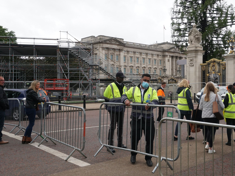 Auch Taxis und Busse sollen künftig nicht mehr fahren dürfen. (Archivbild) - Foto: Larissa Schwedes/dpa