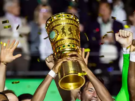Im DFB-Pokal wurde das Halbfinale ausgelost - auch wenn eine Paarung noch nicht genau feststeht. - Foto: Tom Weller/dpa