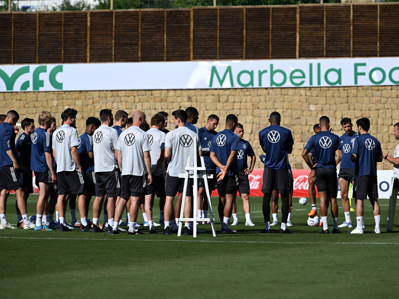Die Fußball-Nationalmannschaft um Niclas Füllkrug (M.) will in Dortmund das Viertelfinale erreichen. - Foto: Federico Gambarini/dpa
