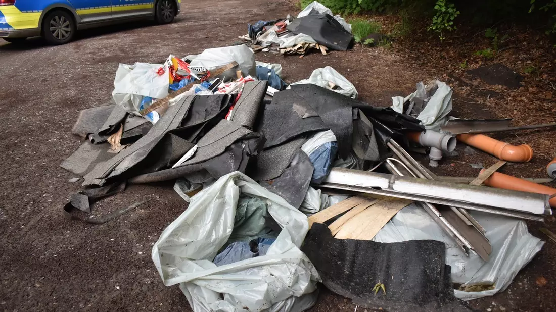 POL-AA: Winnenden: Illegale Müllentsorgung in Waldstück - Bild: presseportal.de