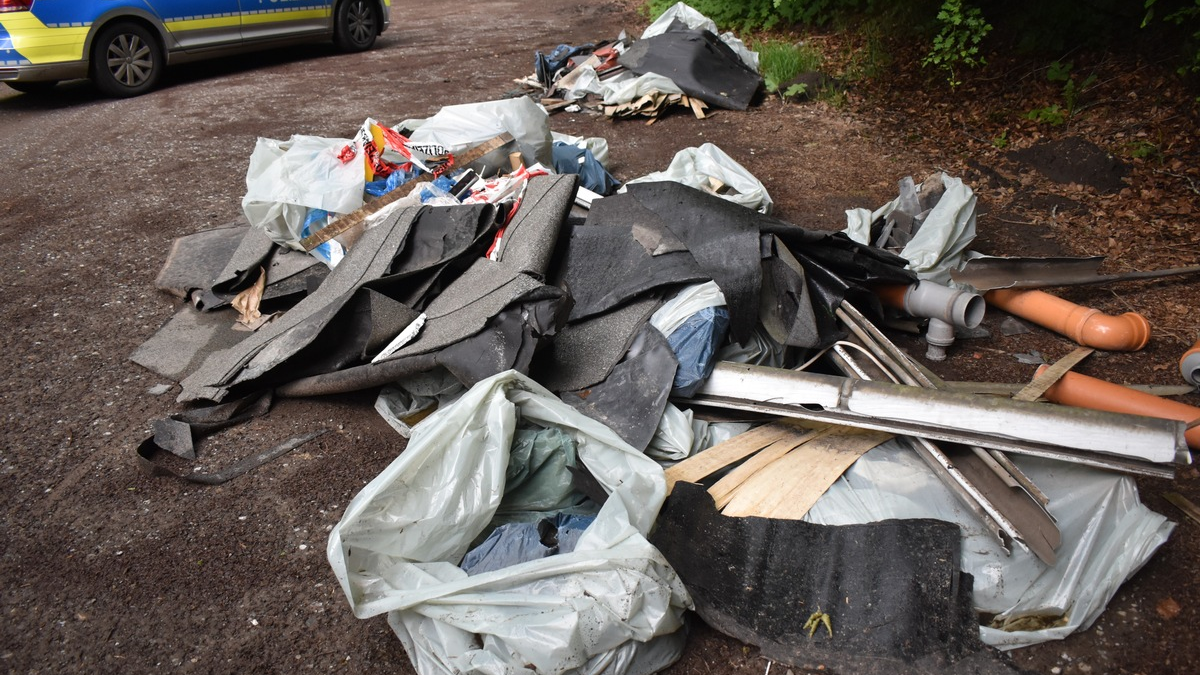 POL-AA: Winnenden: Illegale Müllentsorgung in Waldstück - Foto: presseportal.de