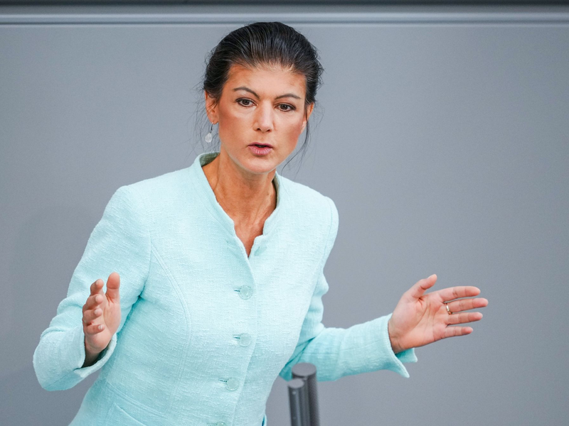 Die BSW-Chefin Sahra Wagenknecht kritisiert die jüngste Bundestagsrede von CDU-Chef Friedrich Merz zur Ukraine-Politik scharf. (Archivbild) - Foto: Kay Nietfeld/dpa