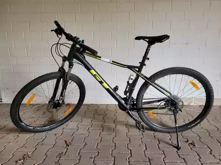 POL-LM: Nach Rangelei Pfefferspray versprüht +++ Einbruch auf Baustelle scheitert +++ Werkzeuge aus Baufahrzeug gestohlen +++ Kontrollen in der Innenstadt +++ Mutmaßlich gestohlenes Fahrrad abgegeben - Foto: presseportal.de