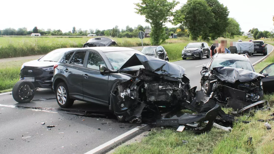 POL-DN: Unfall beim Abbiegen auf der L264 - Bild: presseportal.de