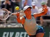 Iga Swiatek besiegte Beatriz Haddad Maia in zwei Sätzen. - Foto: Jean-Francois Badias/AP/dpa