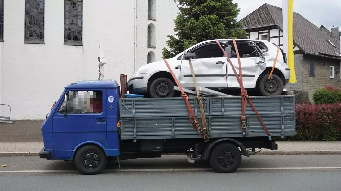 POL-DEL: Landkreis Wesermarsch: Erheblich überladener Kleintransporter auf der B212 in Brake gestoppt - Bild: presseportal.de