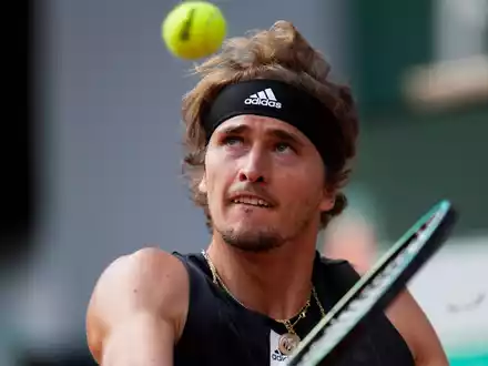 Jannik Sinner muss in Paris eine bittere Final-Niederlage hinnehmen. - Foto: Christophe Ena/AP/dpa