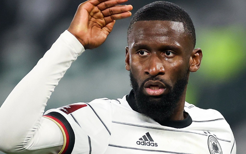 Deutschlands Abwehrchef Antonio Rüdiger fehlte im Mannschaftstraining und absolvierte nur eine kleine Laufeinheit. - Foto: Christian Charisius/dpa