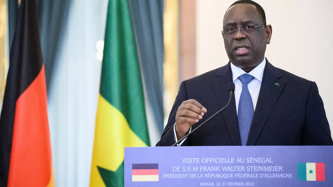 Senegals Präsident Macky Sall hat die Wahl verschoben. Einen neuen Termin gibt es nicht. - Bild: Bernd von Jutrczenka/dpa