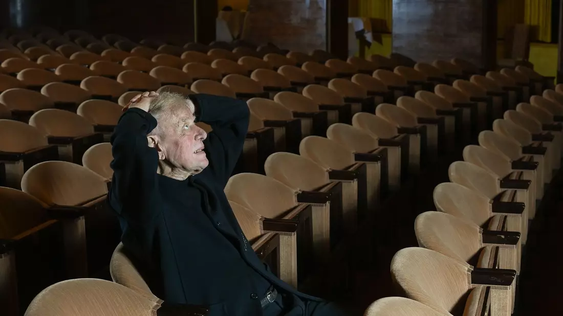 Im Alter von 88 Jahren ist Claus Peymann gestorben. (Archivbild) - Bild: Jens Kalaene/dpa