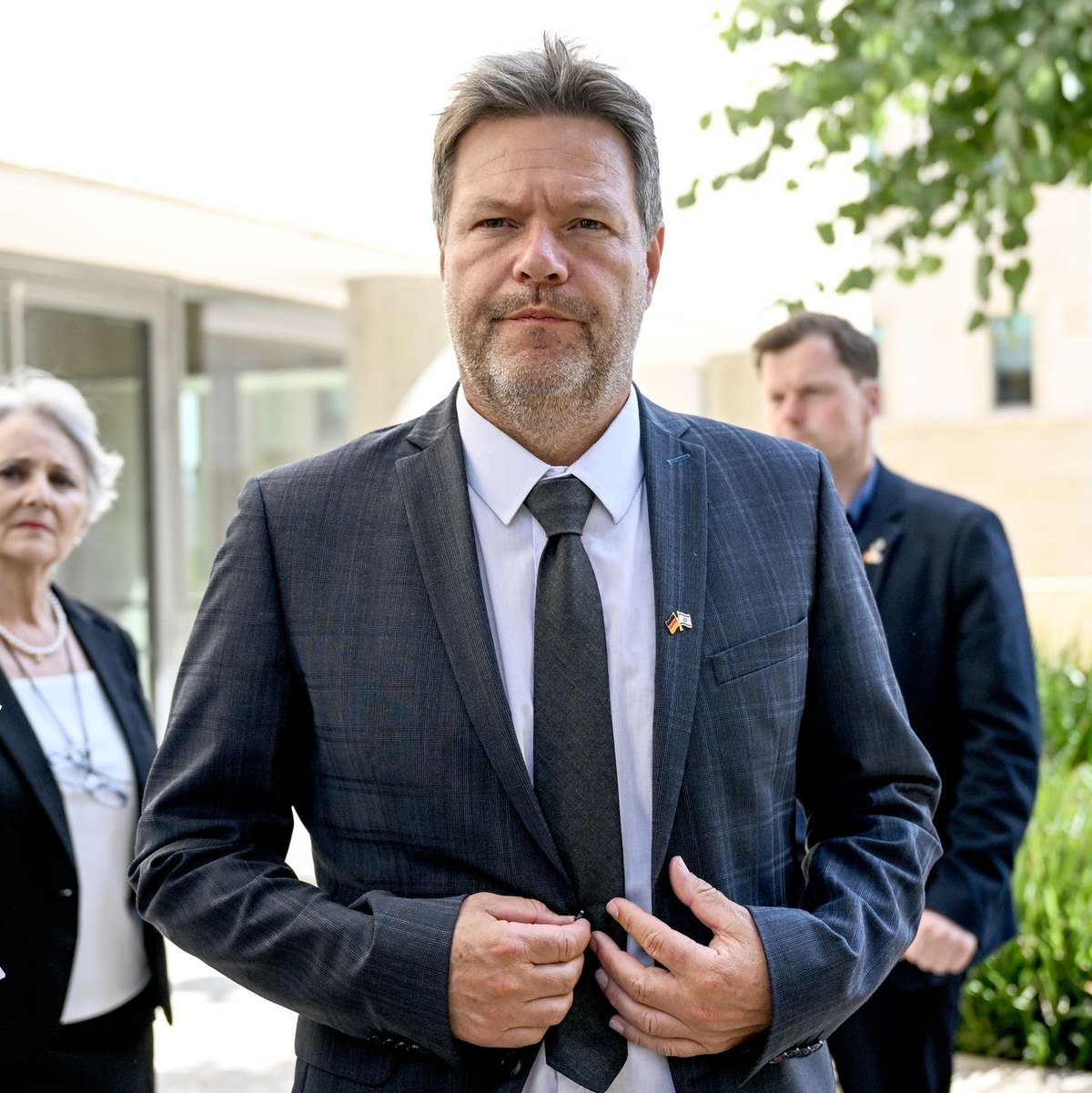 Robert Habeck will das Klimaziel 2030 unbedingt einhalten. - Foto: Britta Pedersen/dpa