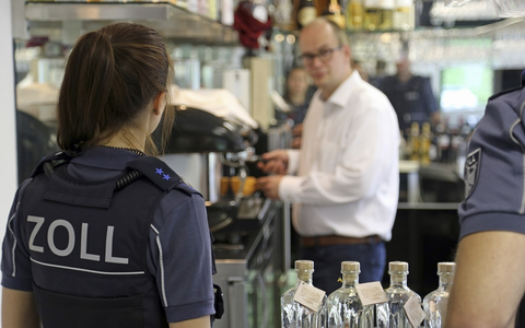 HZA-OS: Zoll deckt illegale Beschäftigung in Meppen und Fürstenau auf; Zwei Arbeitnehmer ohne gültigen Aufenthaltstitel angetroffen - Foto: presseportal.de