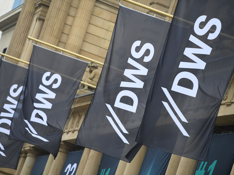 Justiz verhängt Millionenbuße gegen DWS. (Archivbild) - Foto: Arne Dedert/dpa