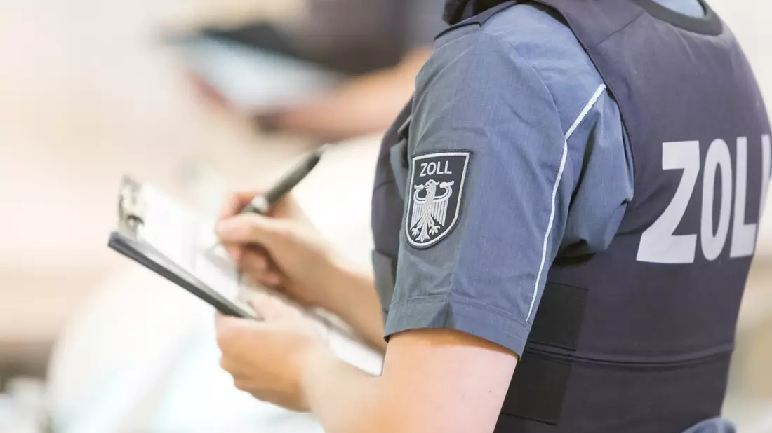 HZA-F: Bundesweite Schwerpunktprüfung gegen Schwarzarbeit- Frankfurter Zoll überprüft Hotellerie und Gastronomie Frankfurt am Main - Bild: presseportal.de