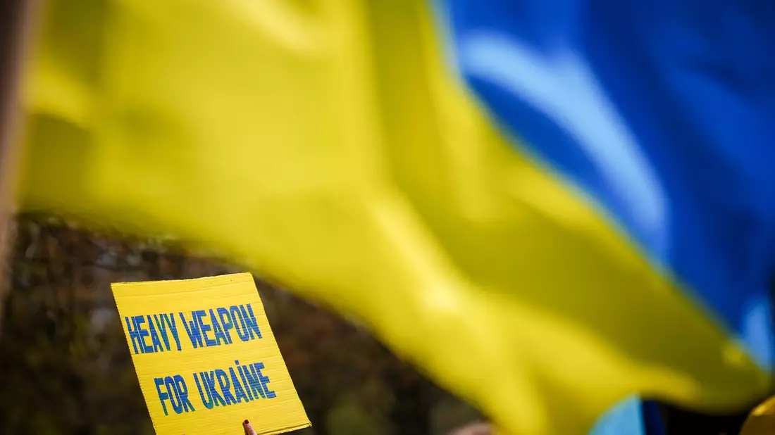 Welcher Weg führt aus dem Ukraine-Krieg heraus? Die deutschen Parteien sind sich uneins. (Archivbild) - Bild: Kay Nietfeld/dpa