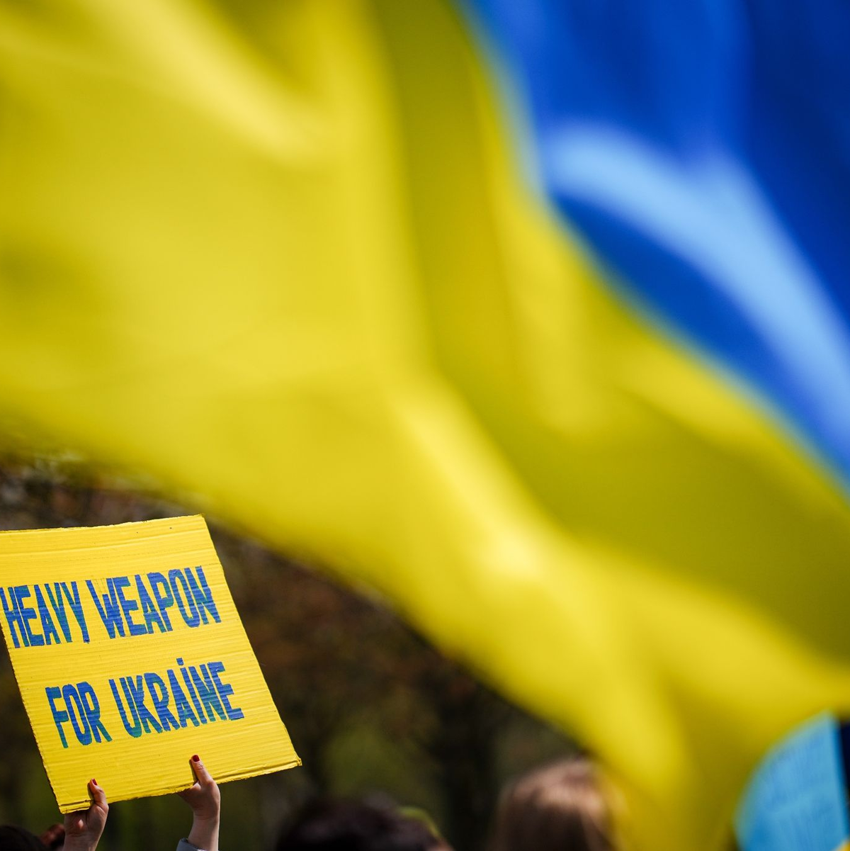 Mit russischem Vermögen wollen die G7-Staaten die Ukraine unterstützen. Seit Februar 2022 führt Russland einen Angriffskrieg gegen das Land am Schwarzen Meer. - Foto: Kay Nietfeld/dpa