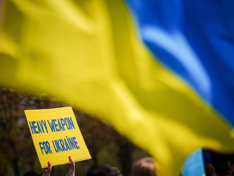 Welcher Weg führt aus dem Ukraine-Krieg heraus? Die deutschen Parteien sind sich uneins. (Archivbild) - Foto: Kay Nietfeld/dpa