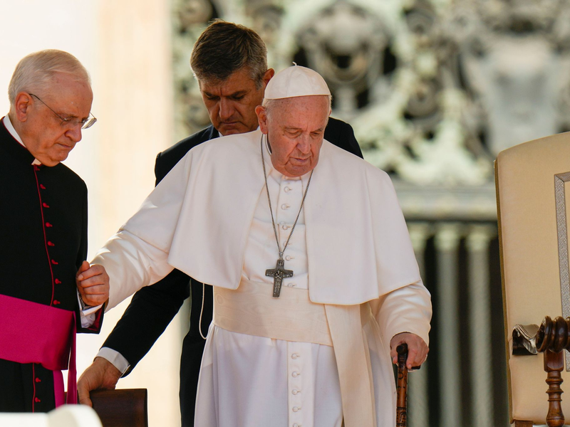 Seine Aussagen zum Krieg in der Ukraine haben Papst Franziskus viel Kritik eingebracht. - Foto: Alessandra Tarantino/AP/dpa