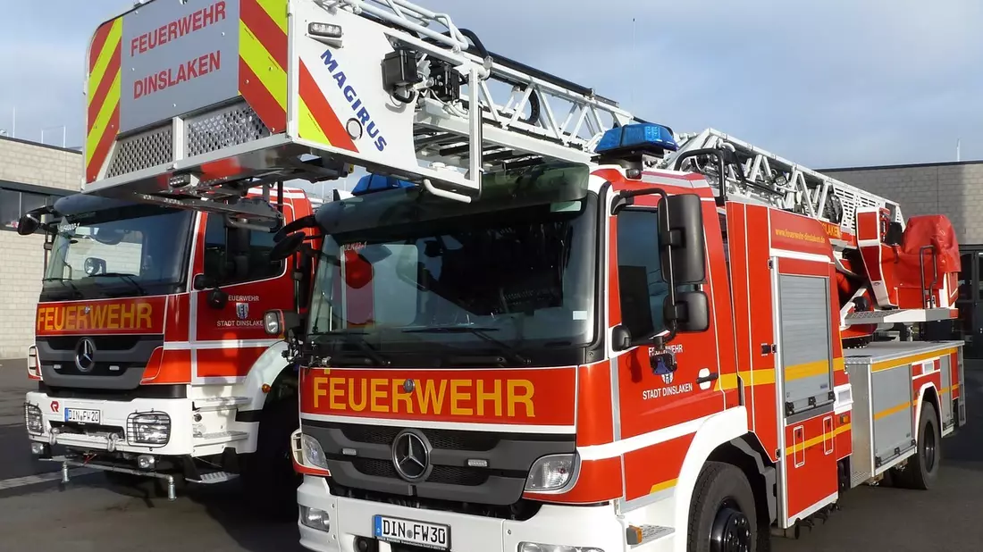 FW Dinslaken: PKW-Brand - Bild: presseportal.de