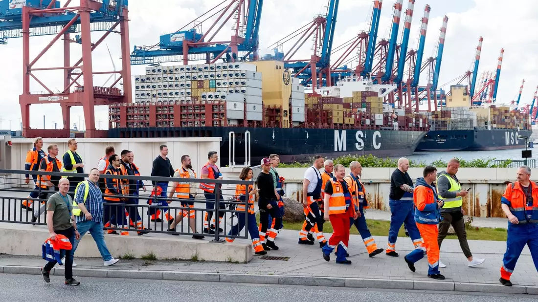 Nur wenige Branchen rechnen in den nächsten Monaten mit steigenden Auslandsumsätzen. - Bild: Markus Scholz/dpa