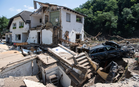 So sah es damals kurz nach der Flut im Ahrtal aus. (Archivbild) - Foto: Boris Roessler/dpa