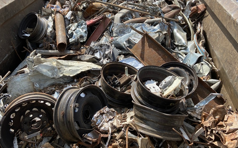 POL-PASTKL: Unfall nach Reifenschaden sorgt für Verkehrsbehinderungen - Foto: presseportal.de