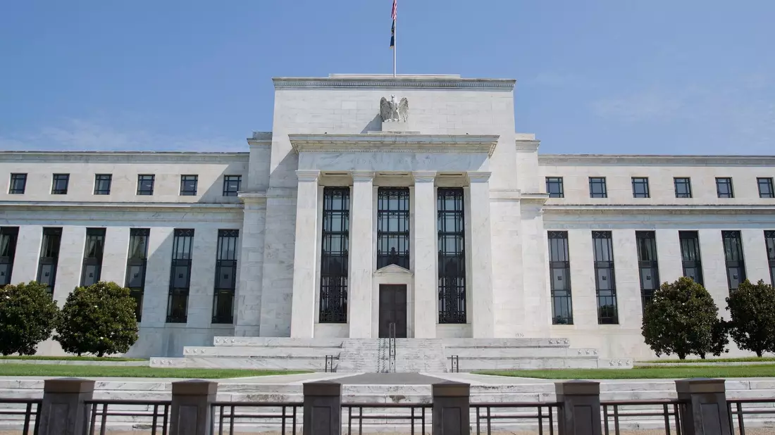 Der Hauptsitz der US-Notenbank Federal Reserve (Fed) in Washington. - Bild: Pablo Martinez Monsivais/AP/dpa