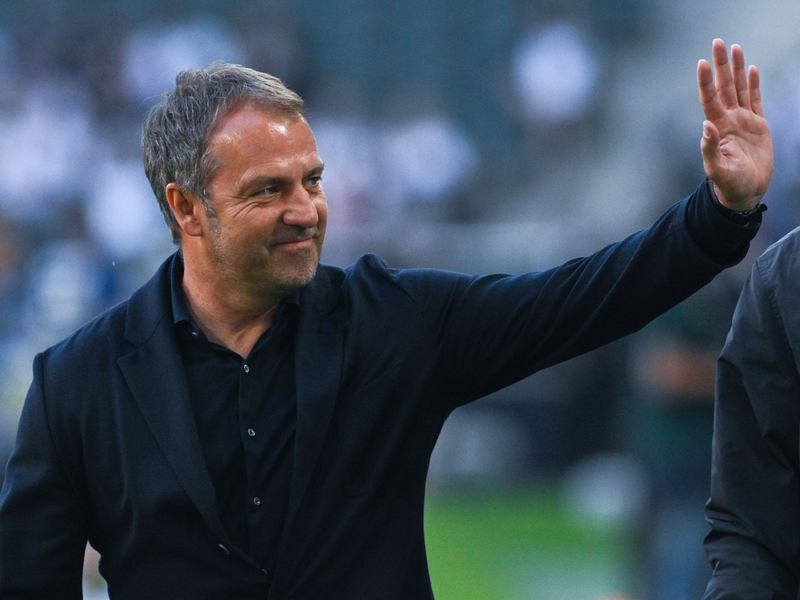 Deutschlands Bundestrainer Hansi Flick spricht auf einer Pressekonferenz. - Foto: Bernd Thissen/dpa