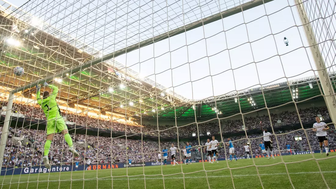 Neu in der Startelf: Tim Kleindienst. - Bild: Bernd Thissen/dpa