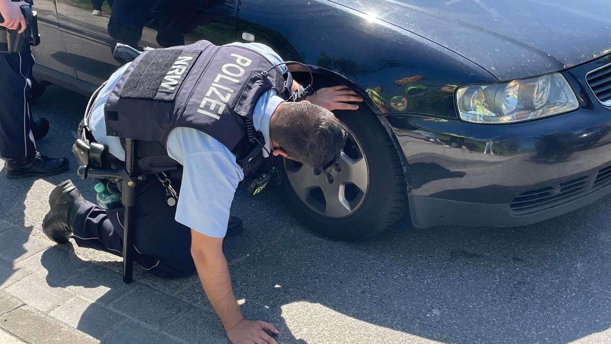 POL-EU: Daumen rauf, Daumen runter: Präventionsaktion an der Hermann-Josef-Grundschule - Foto: presseportal.de