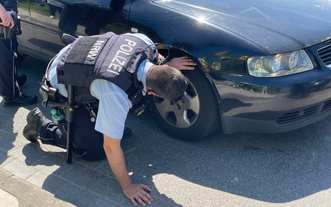 POL-EU: Daumen rauf, Daumen runter: PrÀventionsaktion an der Hermann-Josef-Grundschule - Foto: presseportal.de POL-EU: Daumen rauf, Daumen runter: PrÀventionsaktion an der Hermann-Josef-Grundschule - Foto: presseportal.de