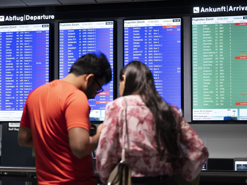 Ein Flieger in der Luft - wegen technischer Probleme mitunter eine Seltenheit. - Foto: Ennio Leanza/KEYSTONE/dpa