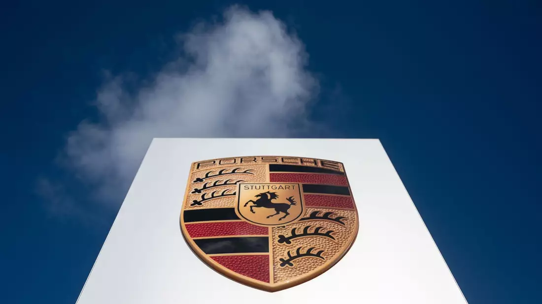 Stabiler Umsatz, sinkende Gewinnmarge: Porsche muss viel investieren, um wieder rentabler zu werden. (Illustration) - Bild: Marijan Murat/dpa