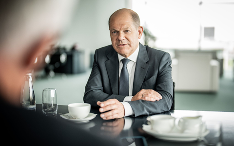 Bundeskanzler Olaf Scholz (SPD) lehnt eine Vertrauensfrage im Bundestag ab. (Archivbild) - Foto: Michael Kappeler/dpa