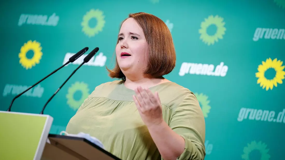 Ricarda Lang ist als Bundesvorsitzende von Bündnis 90/Die Grünen bestätigt worden. - Bild: Kay Nietfeld/dpa