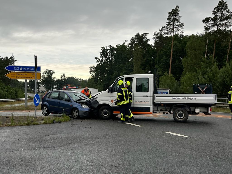 FW-EN: Verkehrsunfall auf der Wittbräucker Straße - Drei Kleineinsätze - Foto: presseportal.de