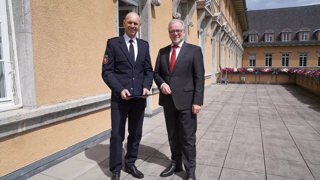 Bundespolizeidirektion München: Gesuchte Serbin mit sechs Haftbefehlen durch Bundespolizei festgenommen - Bild: presseportal.de