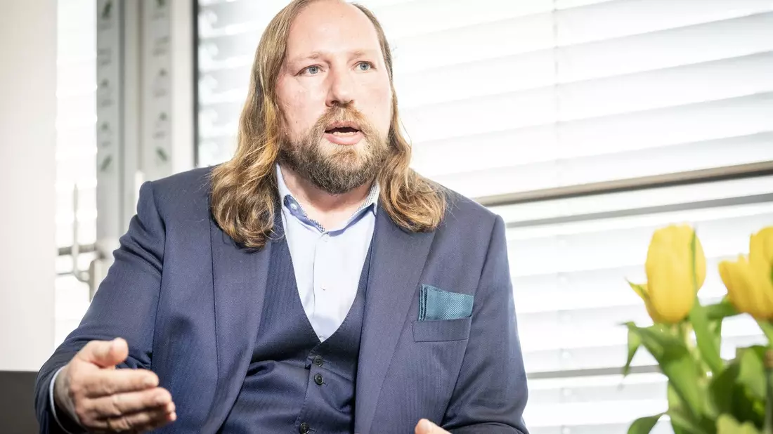 Anton Hofreiter (Bündnis90/Die Grünen) kritisiert die AfD. - Bild: Michael Kappeler/dpa