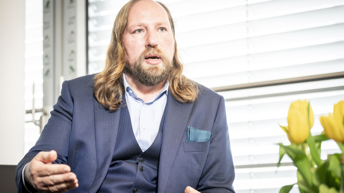 «Herr Merz macht es immer schwieriger, mit ihm zu regieren», sagt Grünen-Politiker Anton Hofreiter. - Foto: Michael Kappeler/dpa