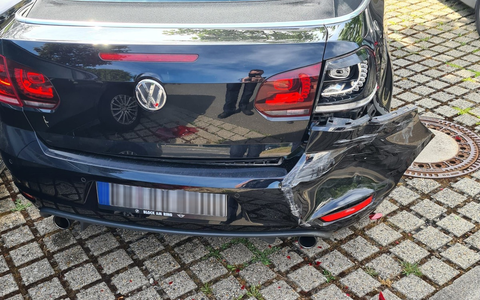 POL-KS: Beschädigter VW Golf bleibt im Feld stecken: Polizei erbittet Hinweise auf Unfallstelle im Bereich Schauenburg, Baunatal oder Edermünde - Foto: presseportal.de