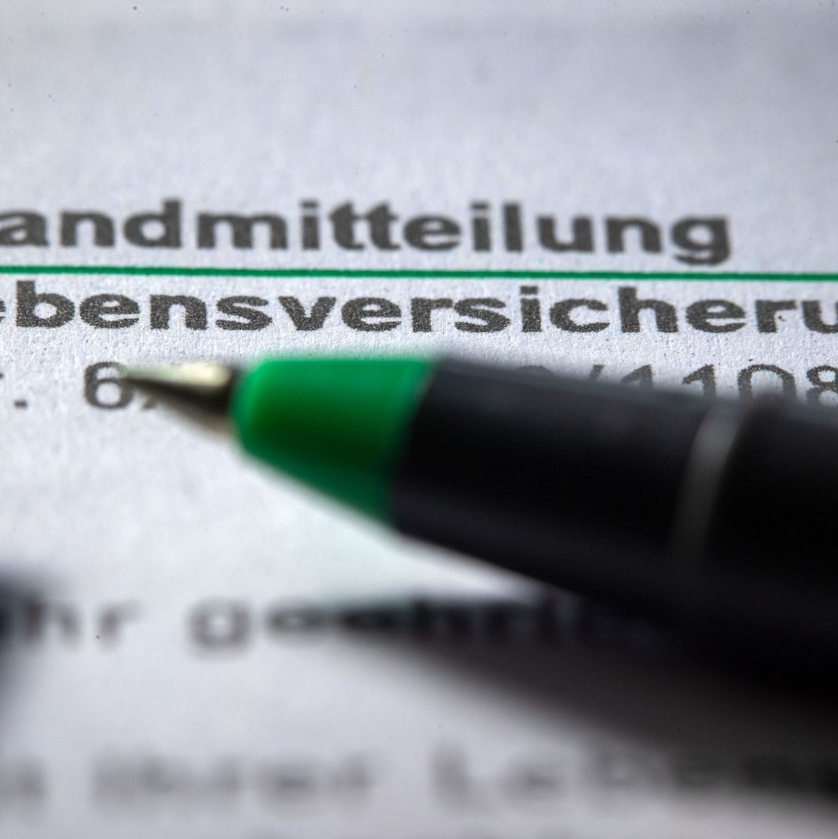 Eine private Altersvorsorge können sich viele Menschen zurzeit nicht mehr leisten. - Foto: Jens Büttner/dpa-Zentralbild/dpa