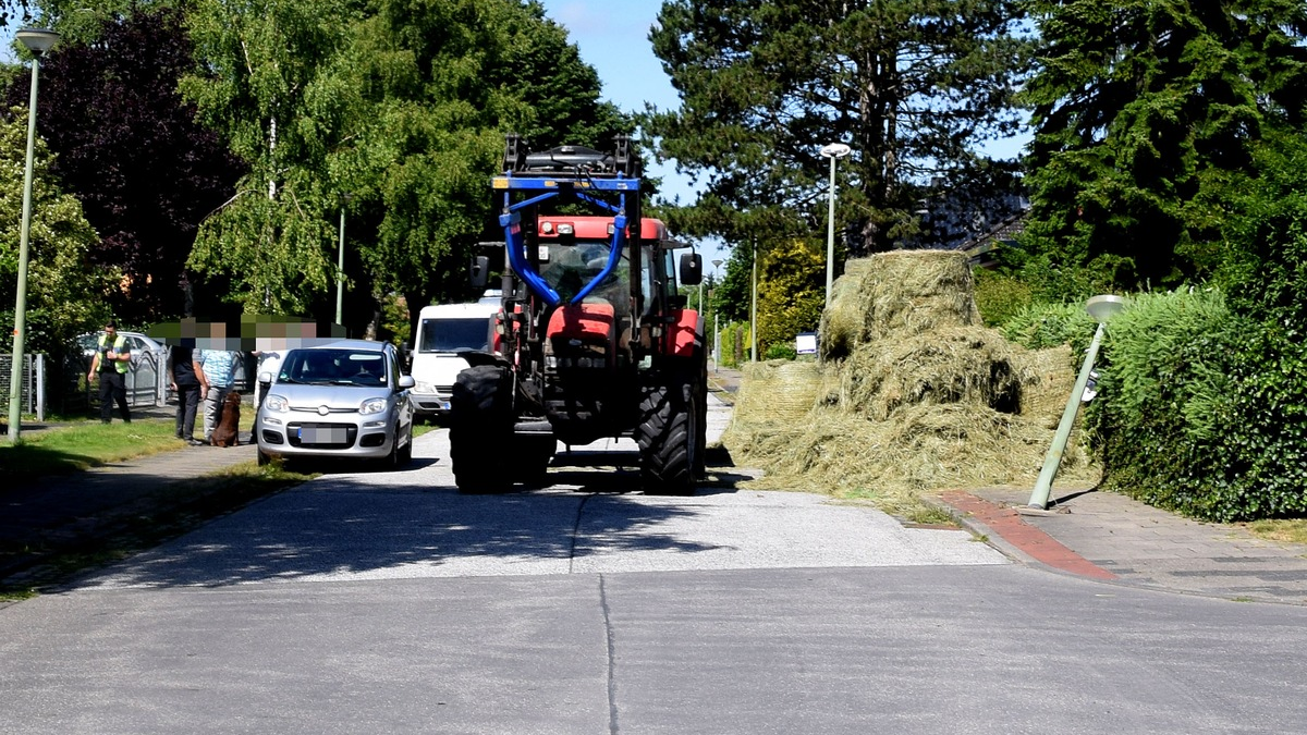 POL-ME: Heuballen auf Reiterhof abgebrannt: Polizei bittet um Hinweise - 2511013 - Foto: presseportal.de