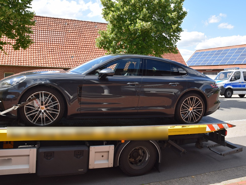 POL-BO: Abschlepper schleppt Abschlepper schleppt Auto ab - Fahrer (44) ist ohne gültige Fahrerlaubnis unterwegs - Foto: presseportal.de